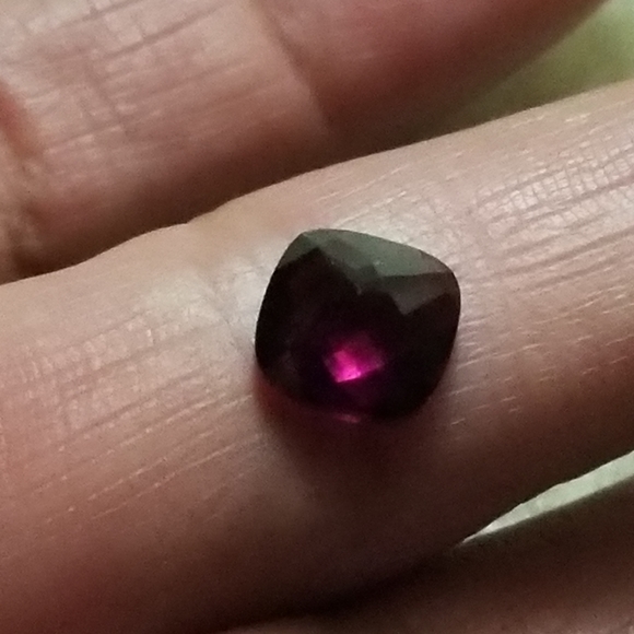 3 carat natural Rhodolite garnet checkered loose gemstone - Picture 8 of 16